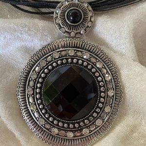 Chico’s RS silver & black 8 strain necklace chain